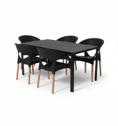 czarny stół i oxfordy.png